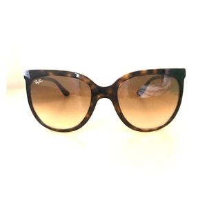 RAY-BAN Oversized Brown Tortoise Sunglasses
